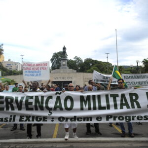 Marcha da Família com Deus pela Liberdade pede intervenção militar no Brasil