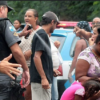 O Ministério Público denunciou à Justiça o capitão e o soldado da Polícia Militar que jogaram spray de pimenta em duas crianças e num garçom, durante uma manifestação de ex-moradores do Morro do Bumba